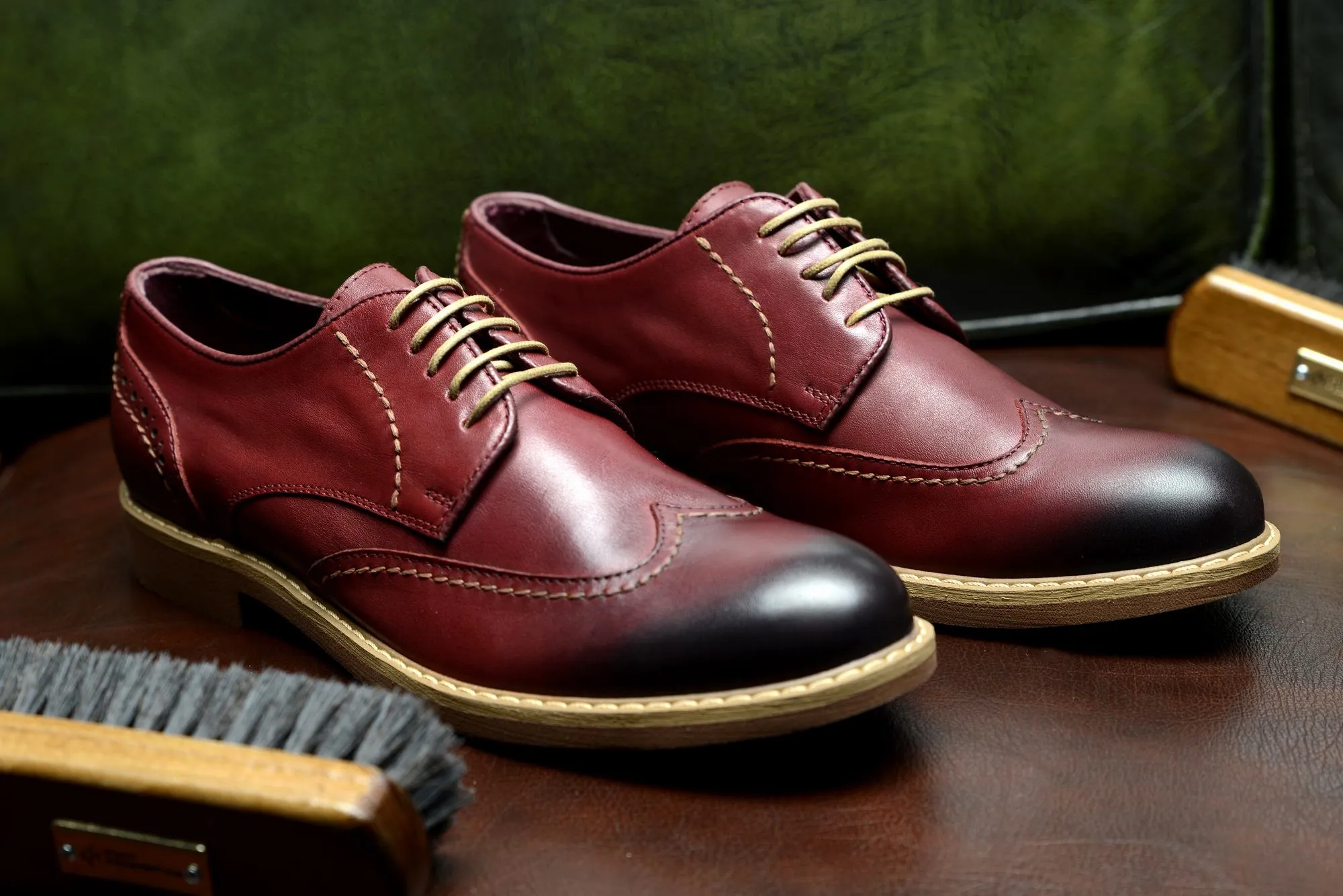 FOOT FEDERATION CITY DERBY WINGTIP MENS SHOE BURGUNDY