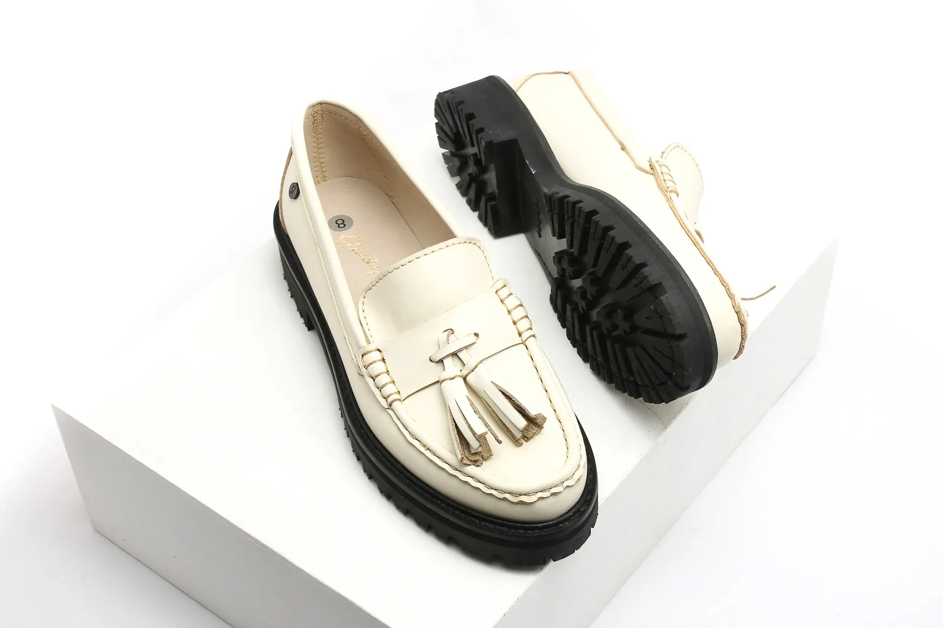 Moccasin 141 Ivory