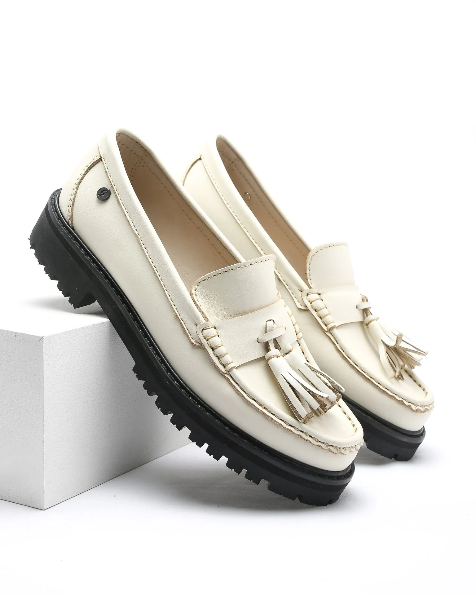 Moccasin 141 Ivory